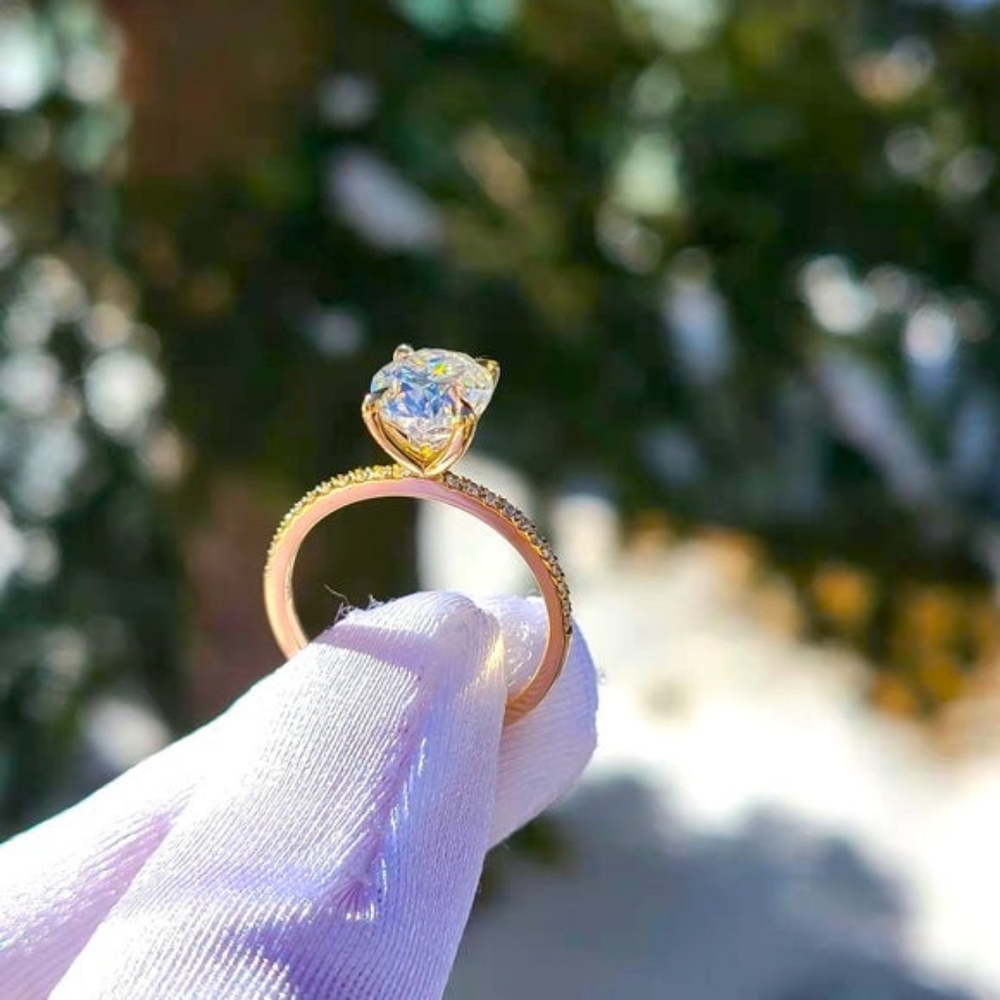 Solid 18k gold 2ct oval moissanite ring with side diamond